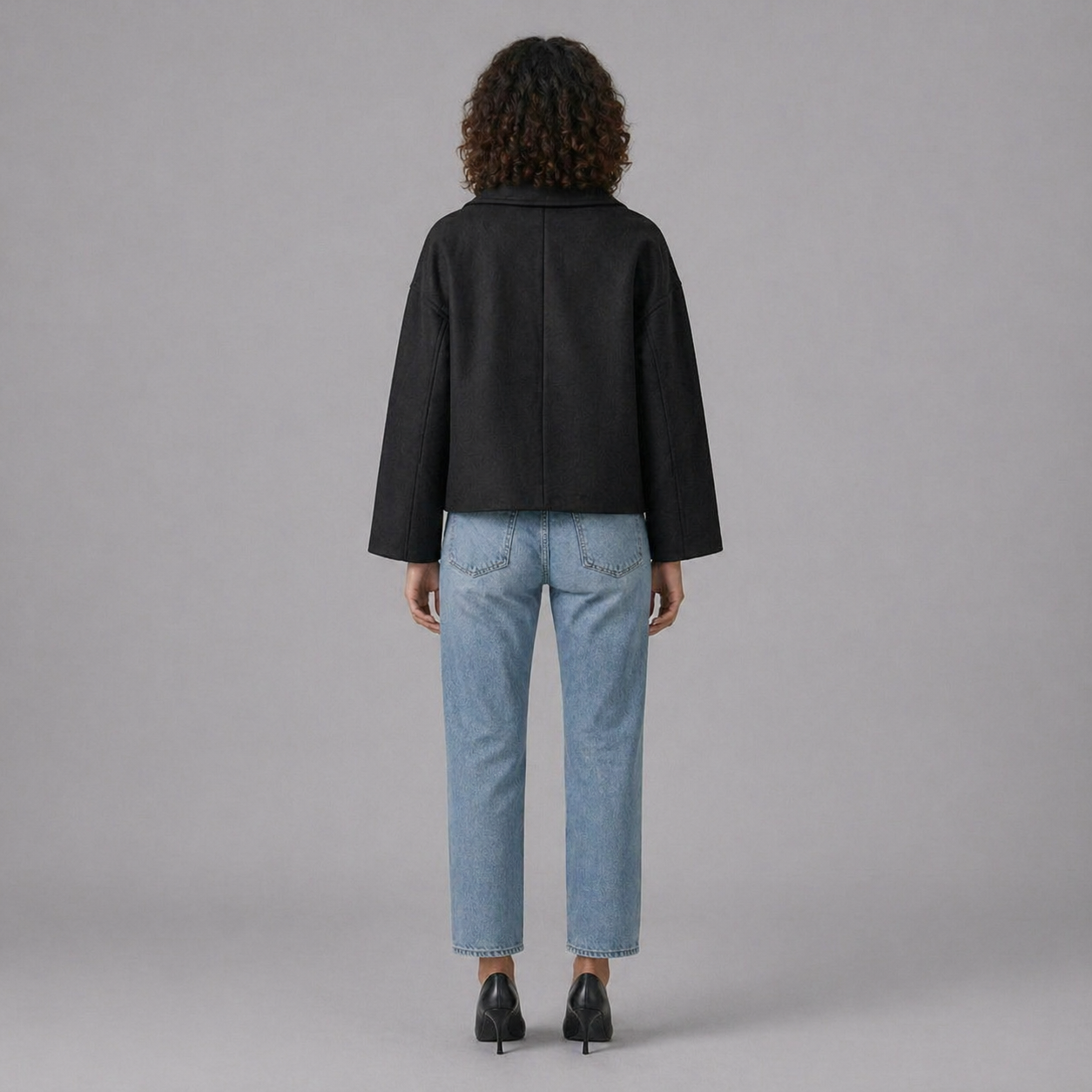 Women’s Tailored Cropped Blazer Wide Lapel Style
